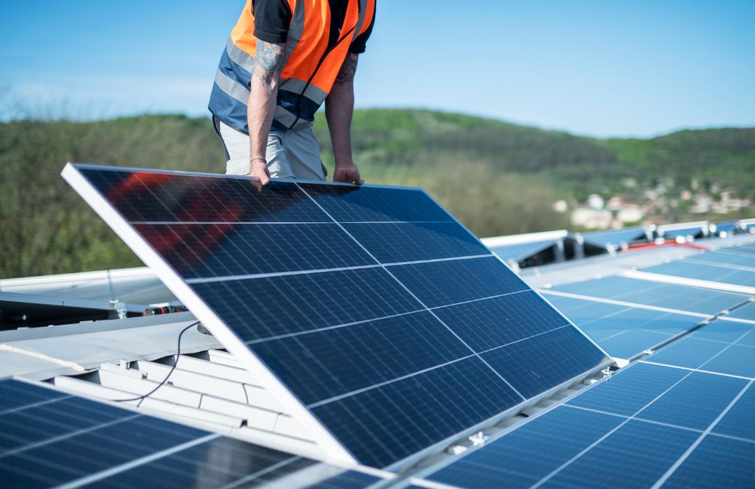 Lee más sobre el artículo Instalaciones Fotovoltaicas: el sol que ilumina un futuro sostenible