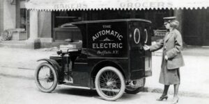 historia coche eléctrico mujer