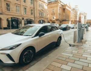 Cargador eléctrico con instalación subvencionada tras la DANA en Comunidad Valenciana