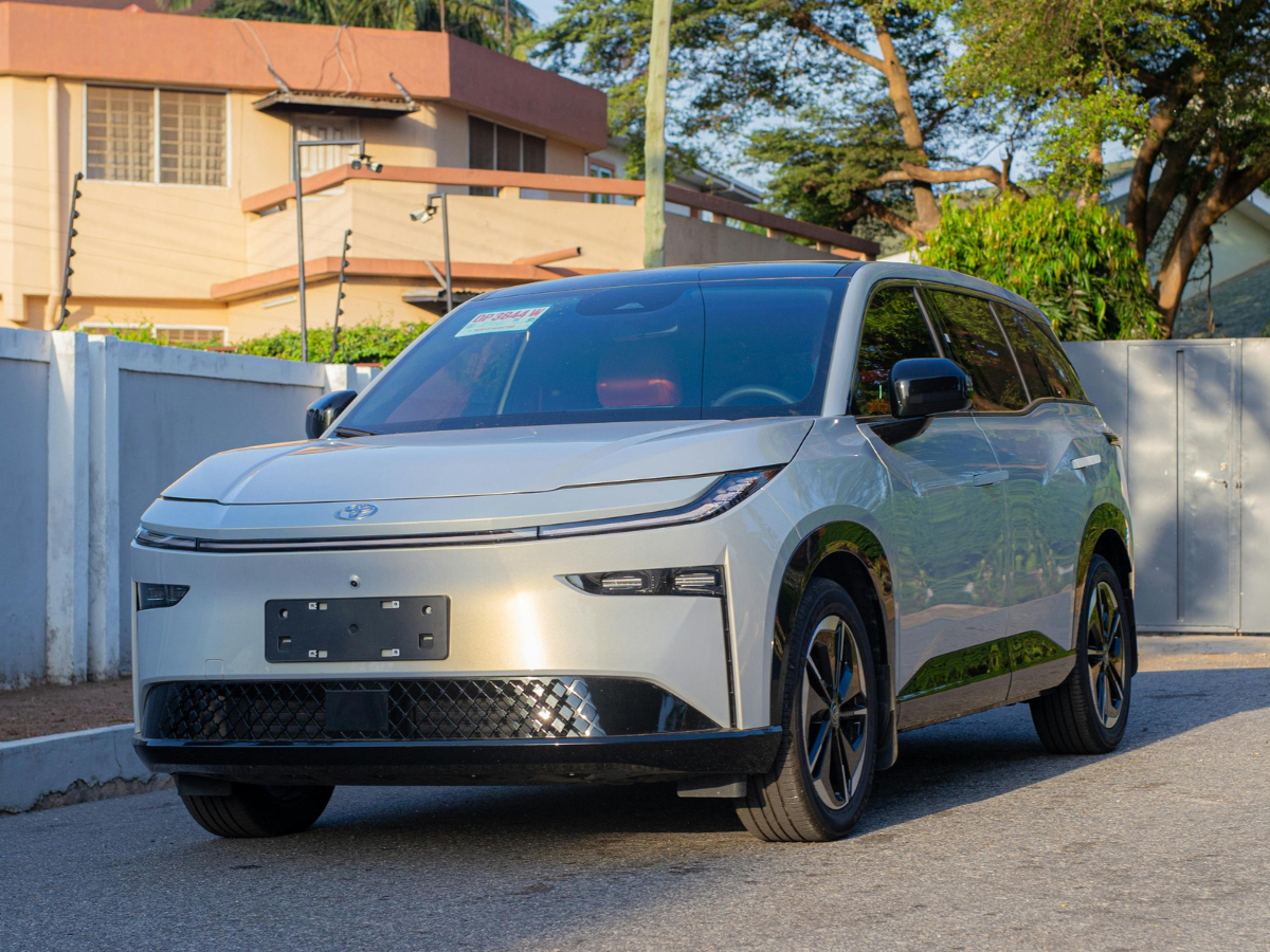 Lee más sobre el artículo Cuánto tarda en cargar un coche eléctrico y de qué depende realmente