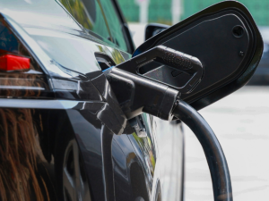 ¿Puedo instalar un cargador de coche eléctrico en un garaje comunitario?